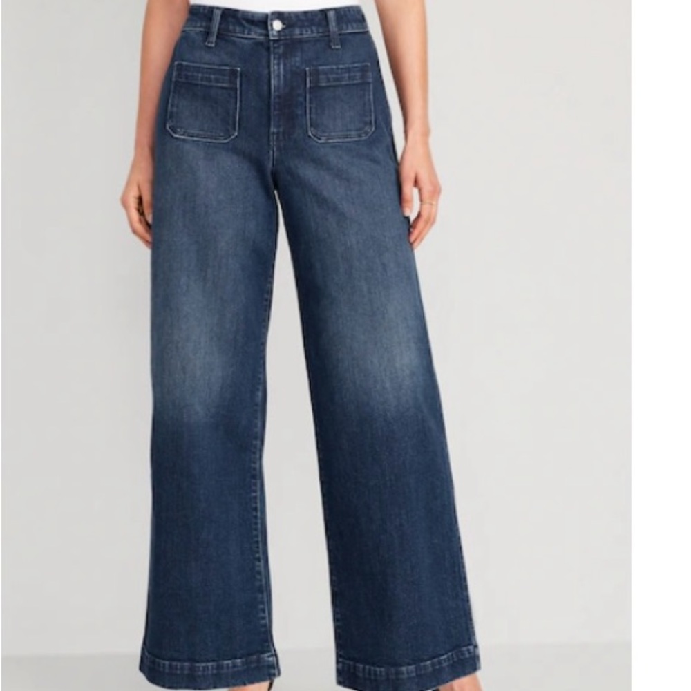 Beautiful dark blue EXTRA HIGH-Rise, wide leg jeans